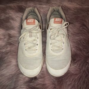 NIKE flex experience run 6